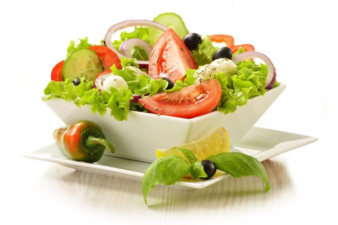 Nos dias vegetais de dieta química, você pode preparar deliciosas saladas