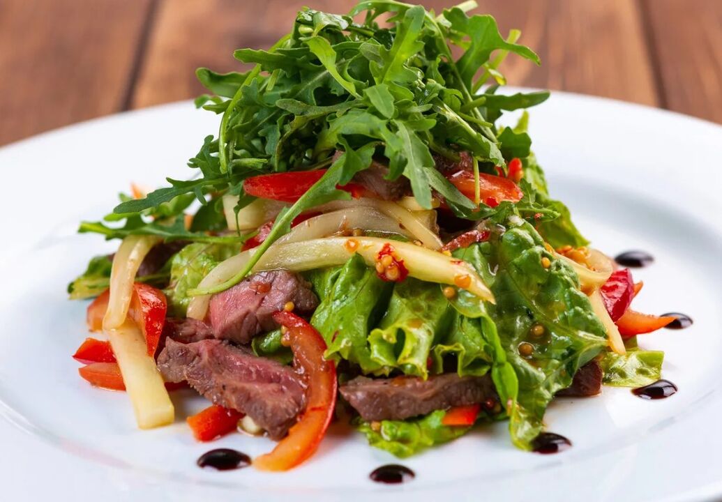 Salada de vitela e salada de legumes